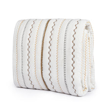 Load image into Gallery viewer, Ziggity Zaggity Quilt